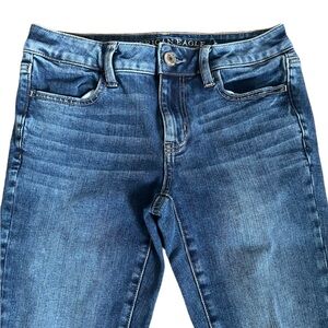 AEO Stretch X4 Distressed Blue Jegging Jeans Size 4L, Mid Rise 8.5”.
